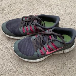 NIKE FREE RUNS 5.0